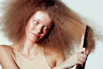 Xơ cứng do ngồi dưới điều hòa nhiệt độ 1 Xơ cứng do ngồi dưới điều hòa nhiệt độ 1