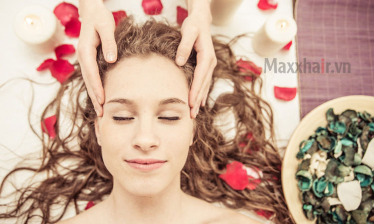 7. Massage da đầu nhẹ nhàng 1 7. Massage da đầu nhẹ nhàng 1