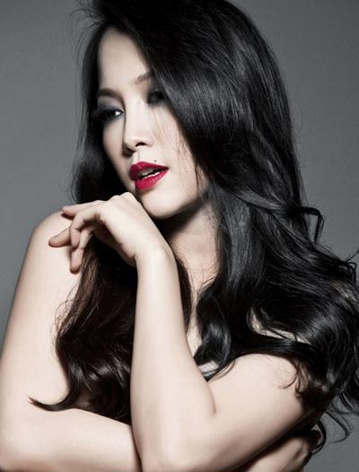 Tóc đen truyền thống màu tóc đẹp cho nữ da ngăm 1 Tóc đen truyền thống màu tóc đẹp cho nữ da ngăm 1