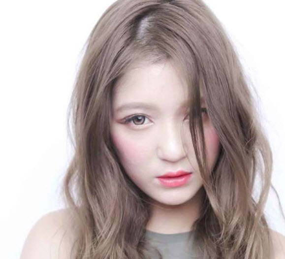 Nâu khói màu tóc đẹp cho nữ da ngăm 1 Nâu khói màu tóc đẹp cho nữ da ngăm 1