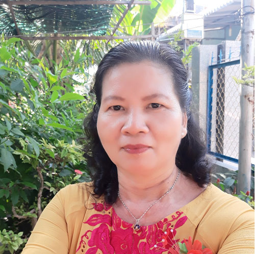 Gội đầu tóc rụng nhiều vơ được cả nắm, làm sao để tóc mọc trở lại?