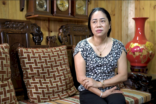 Mất ăn, mất ngủ vì tóc rụng trắng hếu da đầu, chị Thủy đã làm cách nào