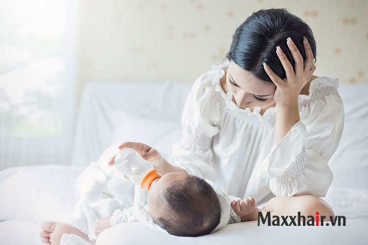 Nguyên nhân rụng tóc sau sinh do rối loạn tâm lý 1 Nguyên nhân rụng tóc sau sinh do rối loạn tâm lý 1