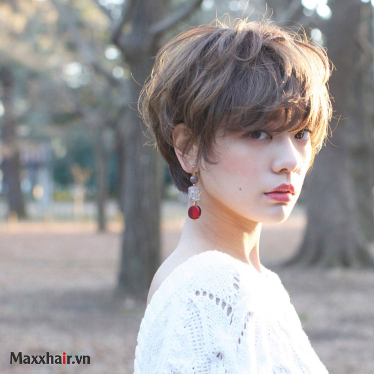 Tóc tém uốn xoăn nhẹ 1 Tóc tém uốn xoăn nhẹ 1