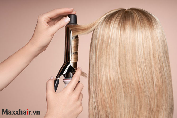 Dùng thiết bị tạo hình tóc 1 Dùng thiết bị tạo hình tóc 1