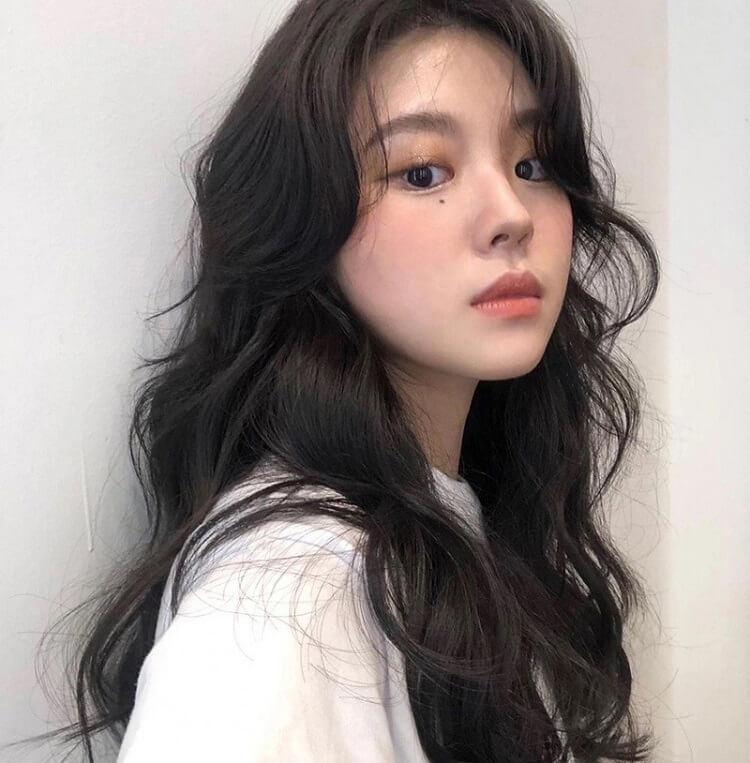 Tóc mái xoăn sóng nước kiểu tóc trẻ trung được lựa chọn nhiều nhất hiện nay Tóc mái xoăn sóng nước kiểu tóc trẻ trung được lựa chọn nhiều nhất hiện nay